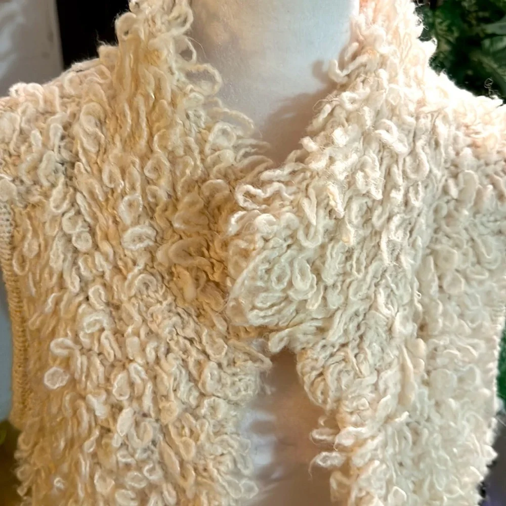 Mossimo cream knit vest size M